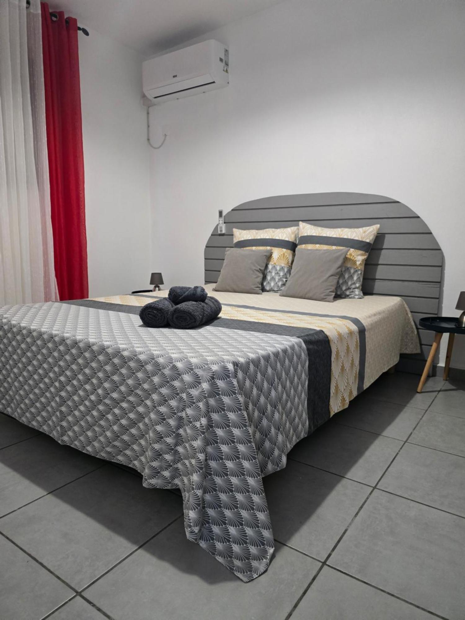 Maison Laurencia - Appartement De L'Etage Сен-Ан Екстериор снимка